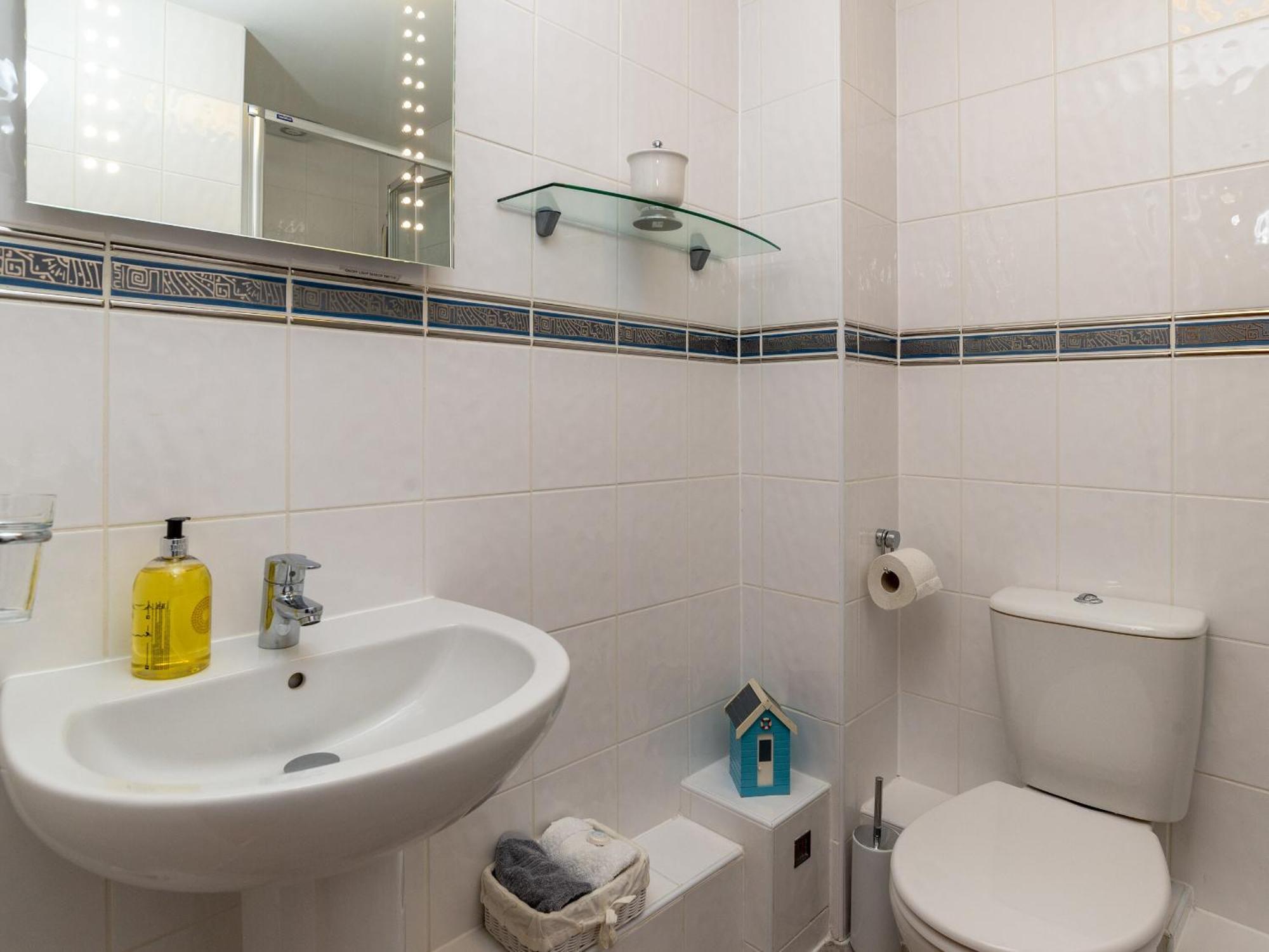 8 Belvedere Court Пейнтън Екстериор снимка